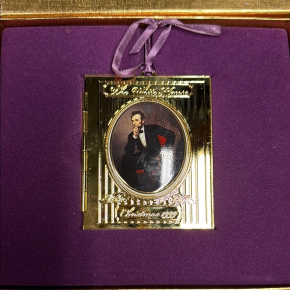1999 White House Historical Ornament - Picture 1 of 5
